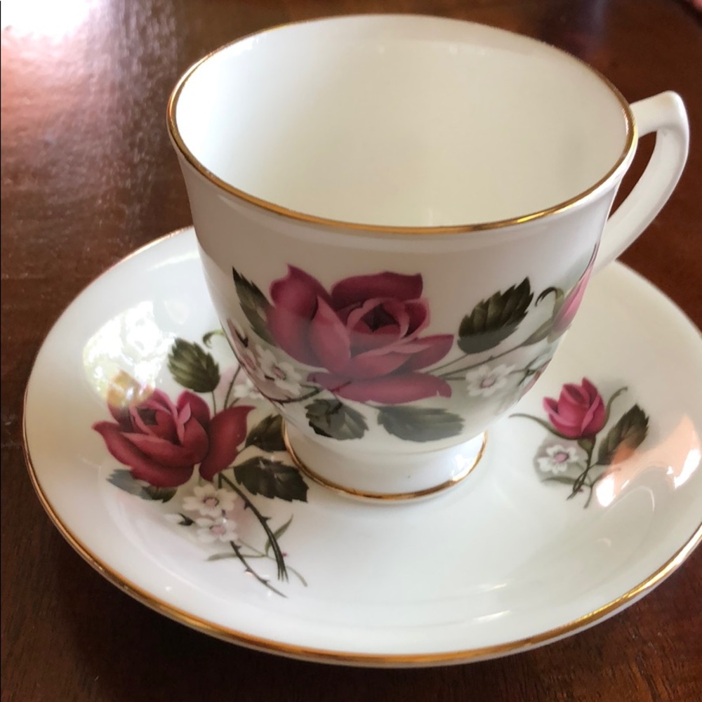 Tea cup & saucer - bone china